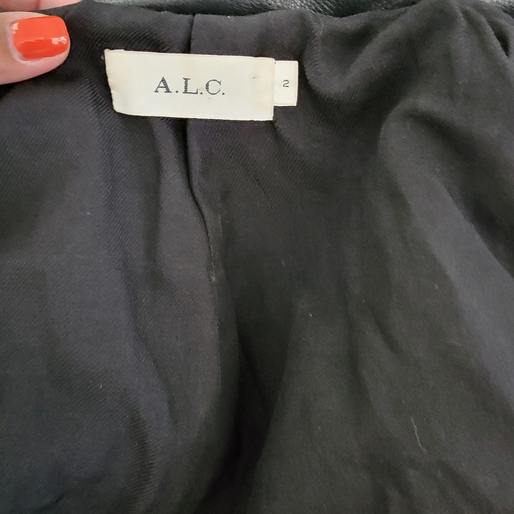 Leather jacket - Picture 2 of 3